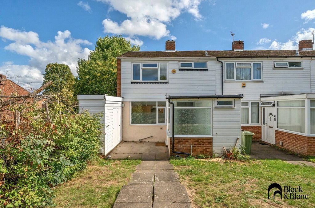 Property photo 1 of 17 External