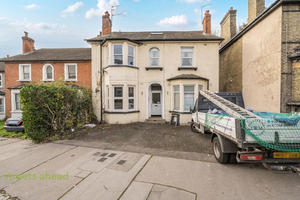 Property photo 1 of 13 3E95d975-7854-44B...