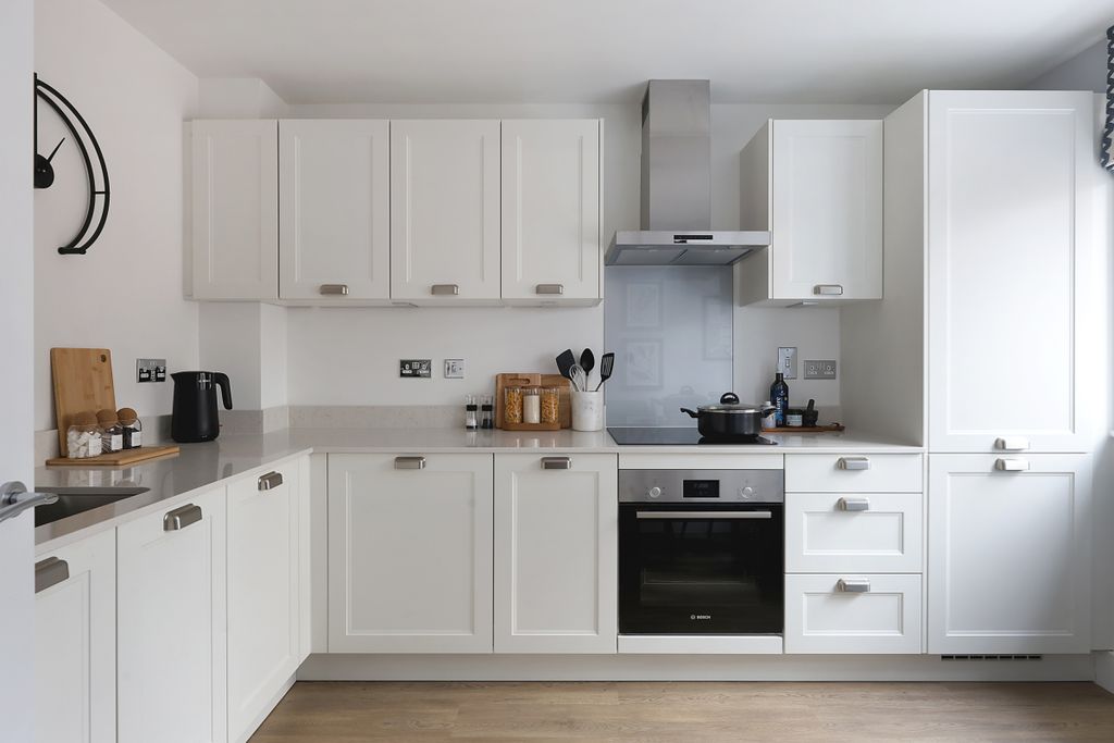 Property photo 2 of 16 Picture No. 11