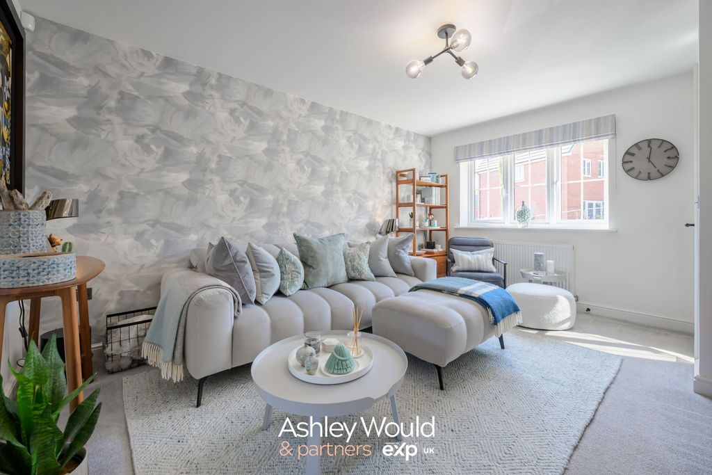 Property photo 3 of 28