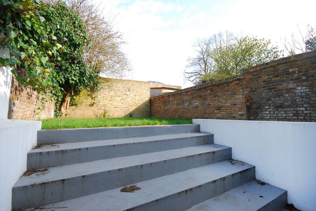 Property photo 3 of 21