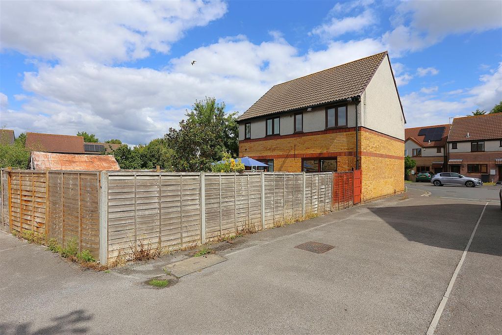 Property photo 3 of 14