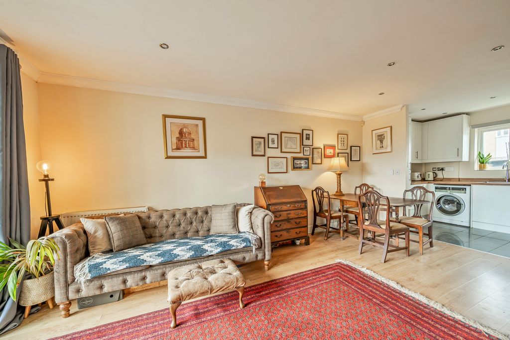 Property photo 2 of 23 Picture No. 30