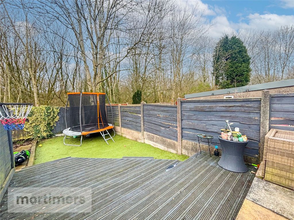 Property photo 3 of 18 Garden