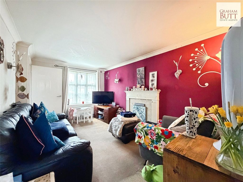 Property photo 2 of 17 Picture No. 14