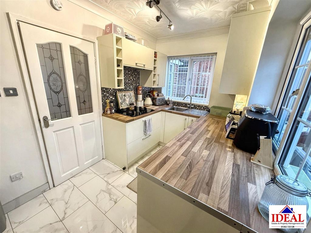 Property photo 3 of 16 Image00016.Jpg