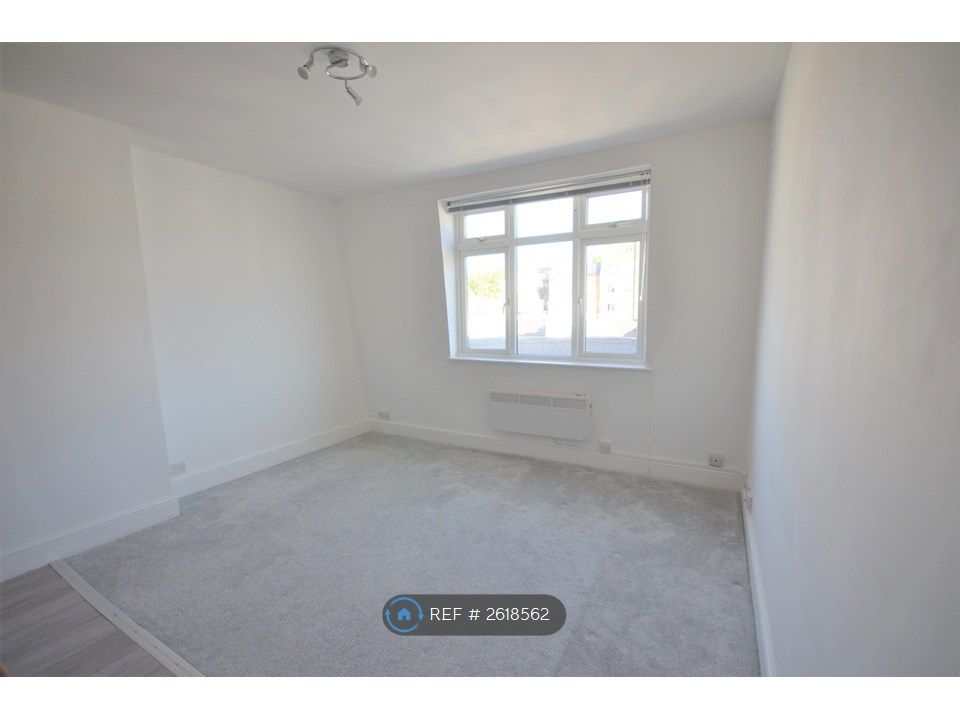 Property photo 3 of 9 Living Room
