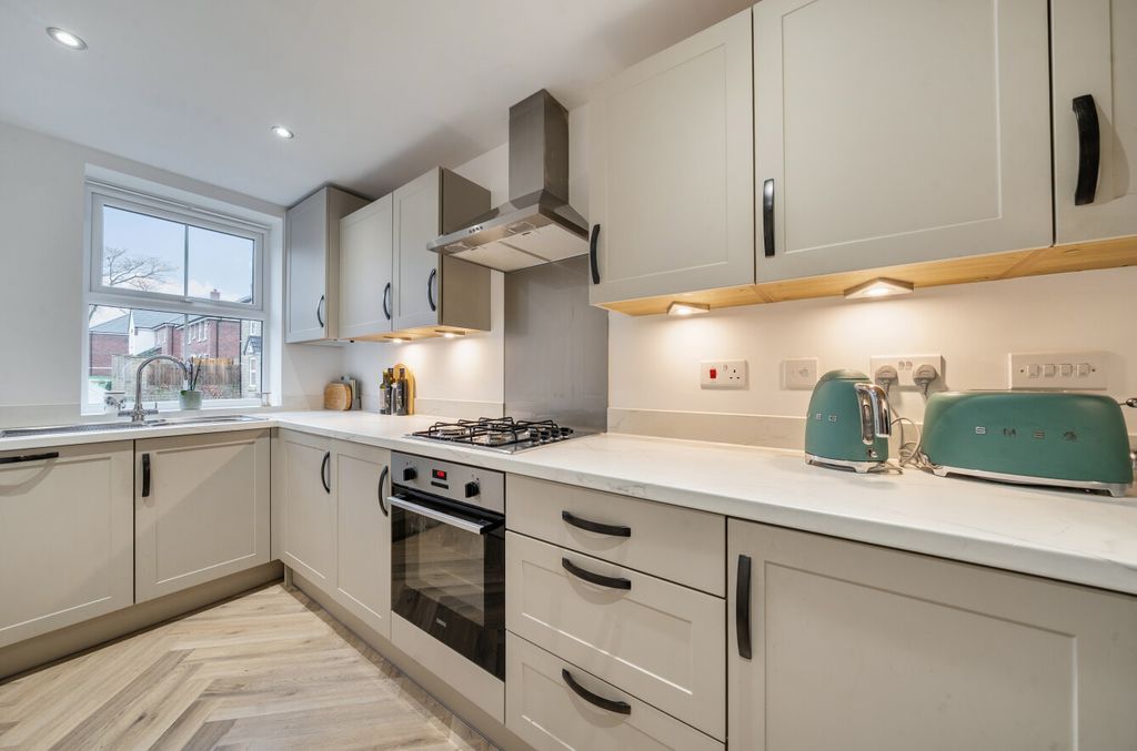 Property photo 2 of 20 Kitchen