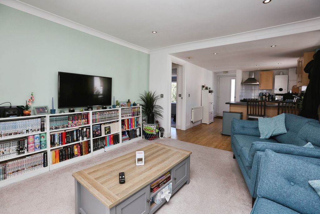 Property photo 2 of 18 Pbox-Img.Jpg