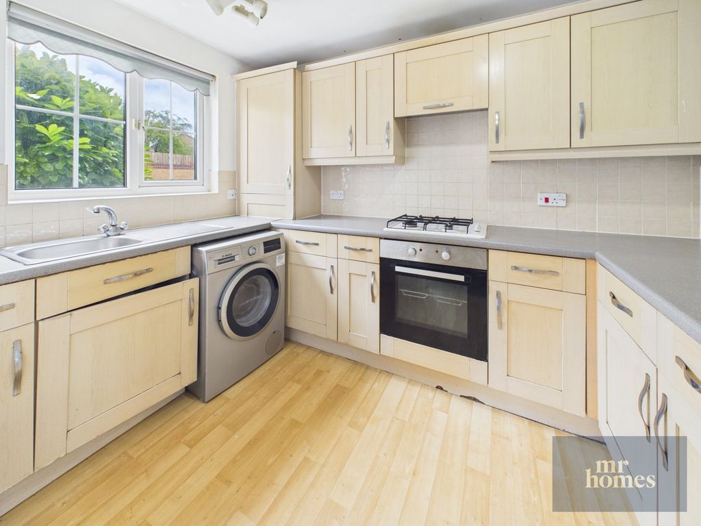 Property photo 2 of 28
