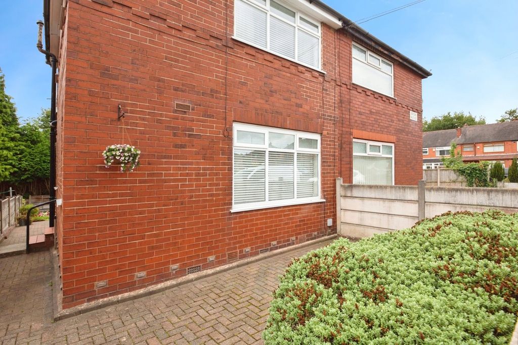 Property photo 1 of 17 Photo