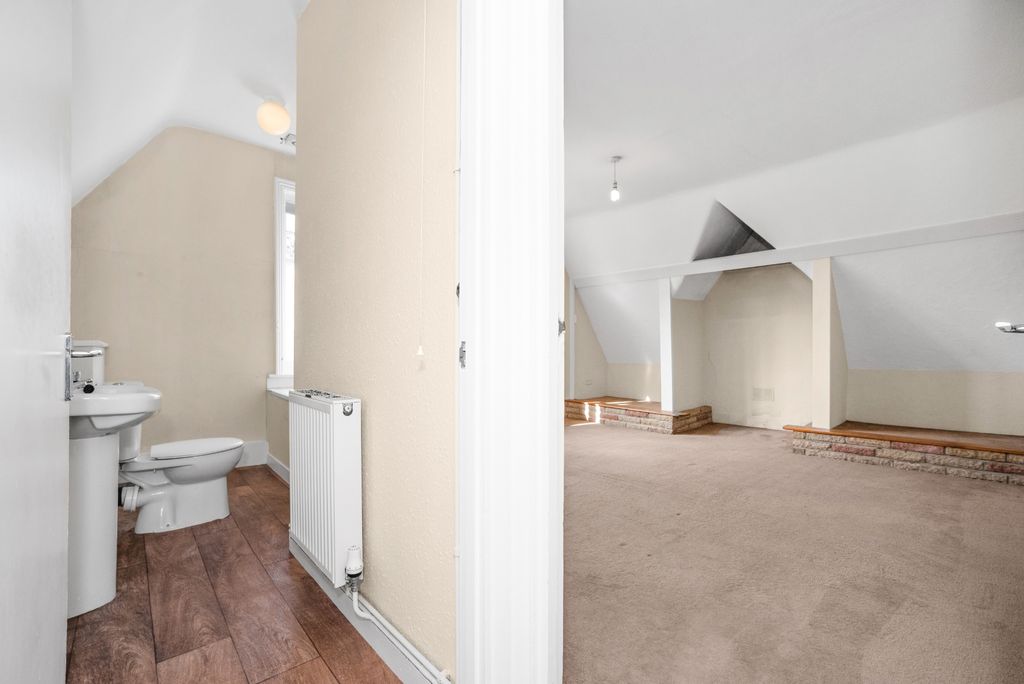 Property photo 2 of 17 Photo 1