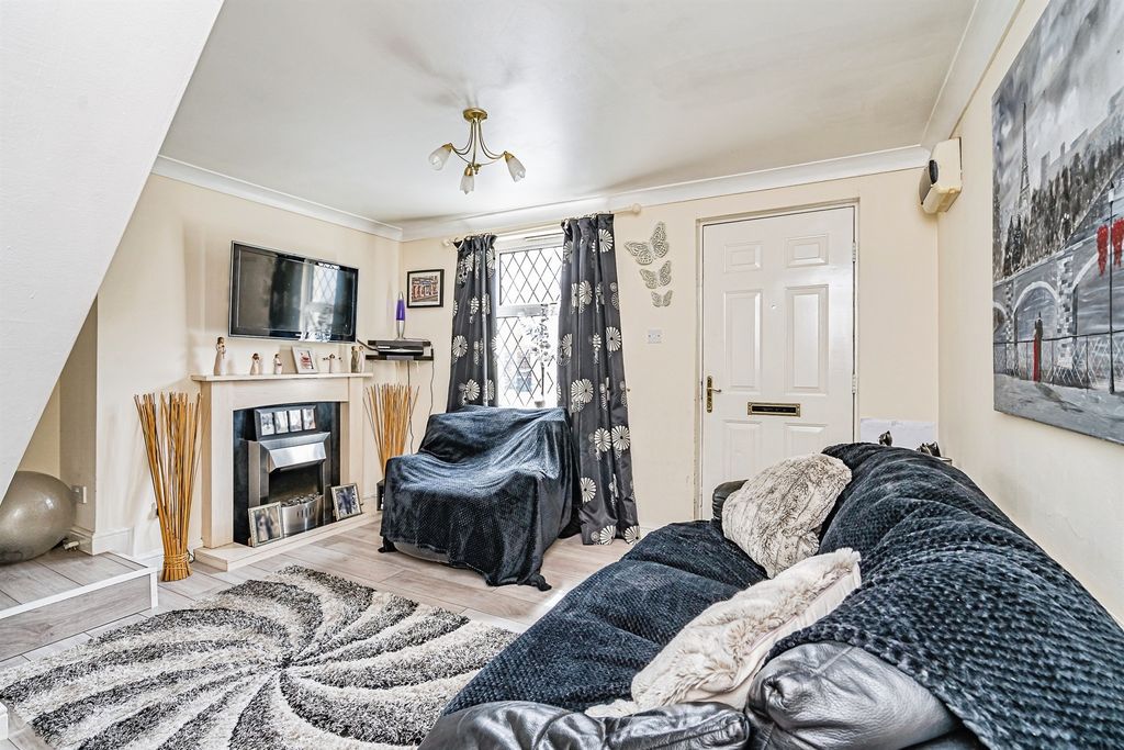 Property photo 2 of 13