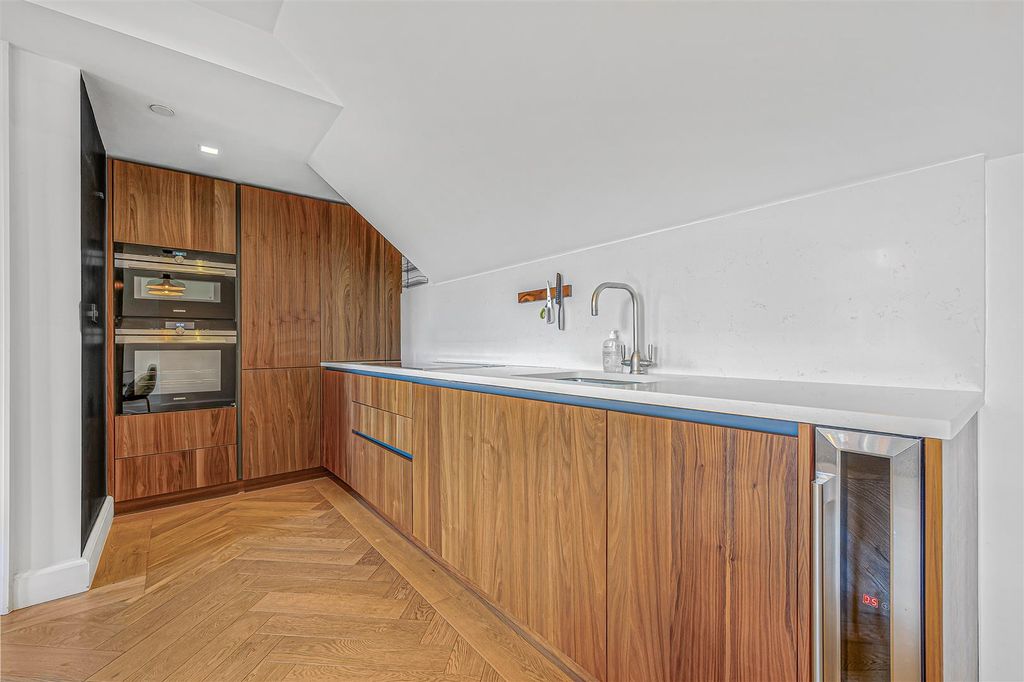 Property photo 3 of 13 Kitchen (1).Jpg