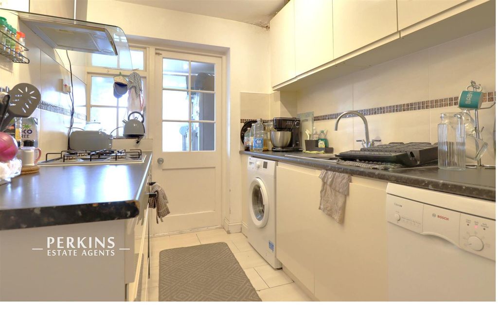 Property photo 3 of 9 Kitchen.Jpg