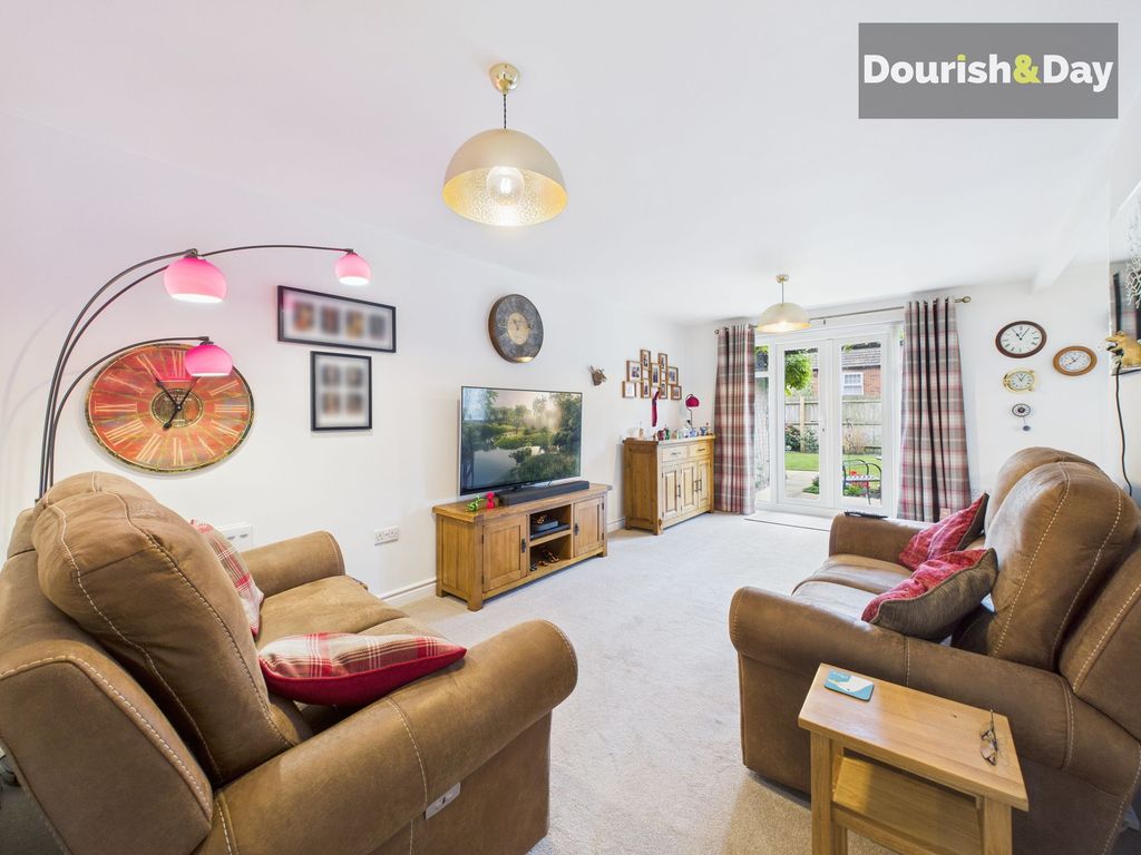 Property photo 2 of 21 Living / Dining Room