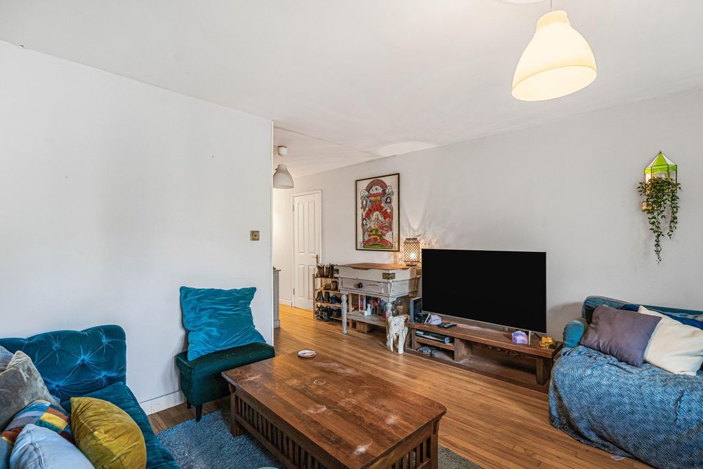 Property photo 3 of 14 Photo 2