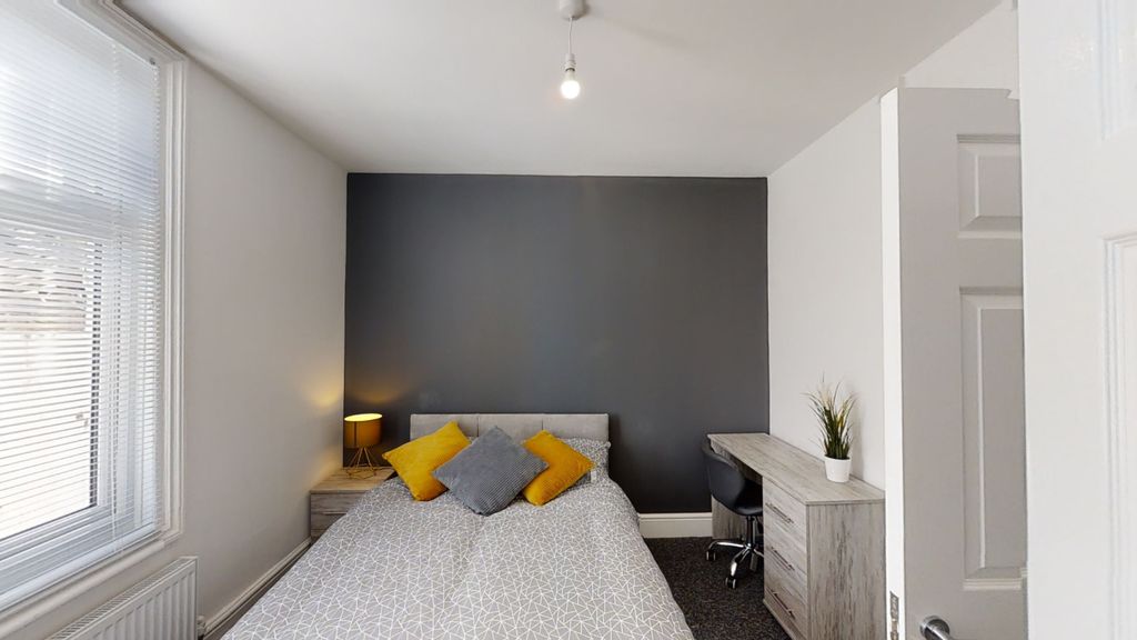 Property photo 1 of 5 Photo