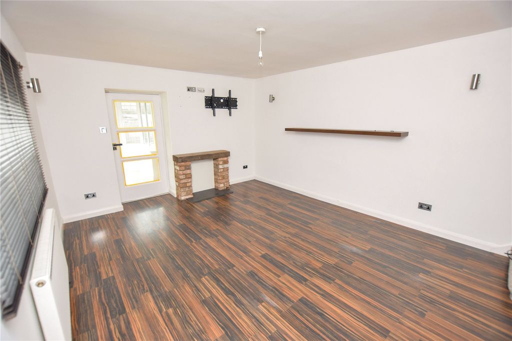 Property photo 3 of 15 Picture No. 16