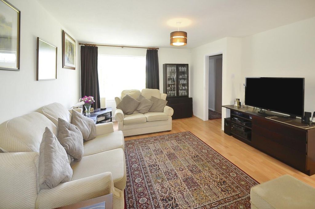 Property photo 3 of 11 3188398_Preview.Jpg