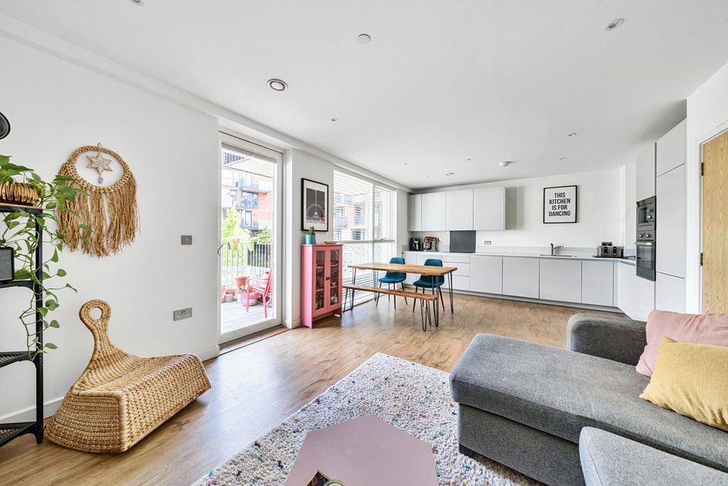 Property photo 2 of 18 Reception