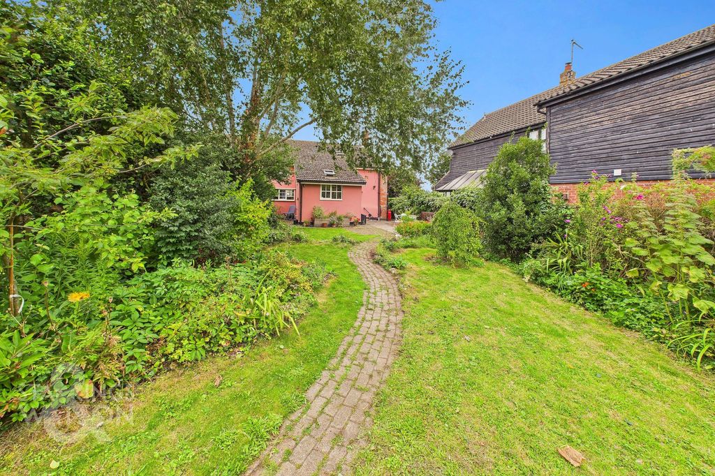 Property photo 1 of 34