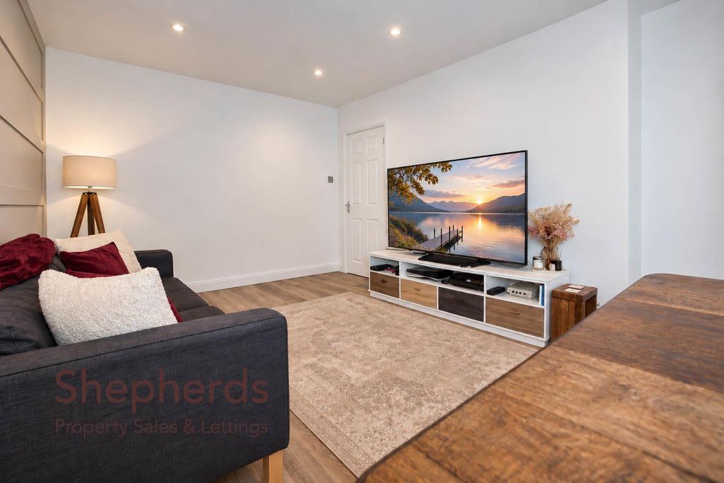 Property photo 3 of 18 B68E8A27-911B-47F5-8A3d-Bc1Fdf827d95.Jpg