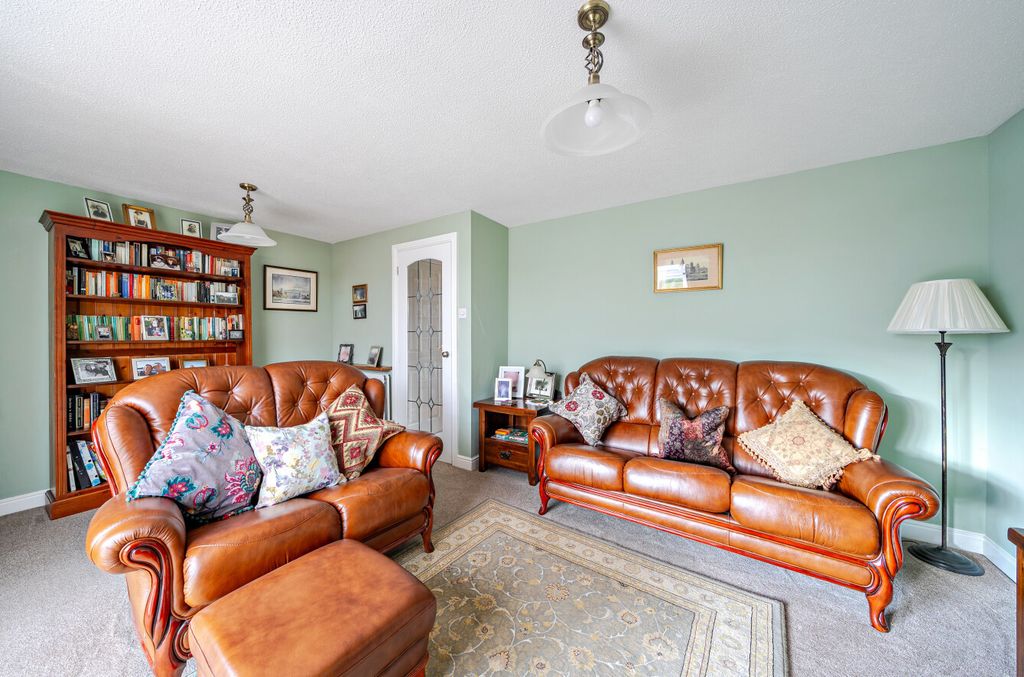 Property photo 3 of 21 1350738-11-68c2Bc...