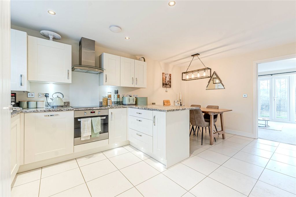 Property photo 3 of 21 Dining Kitchen