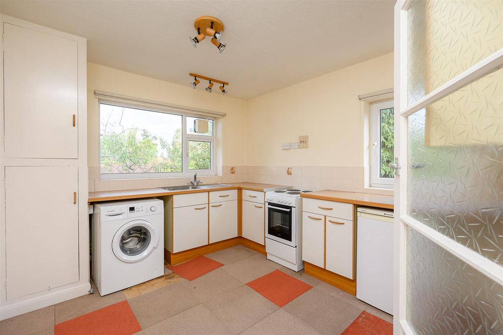 Property photo 3 of 23 152 Clifton