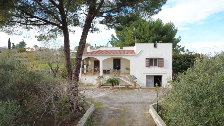 Property photo 2 of 32