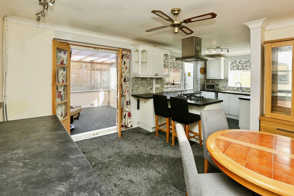 Property photo 3 of 14