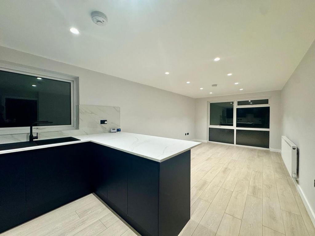 Property photo 1 of 19 Kitchen