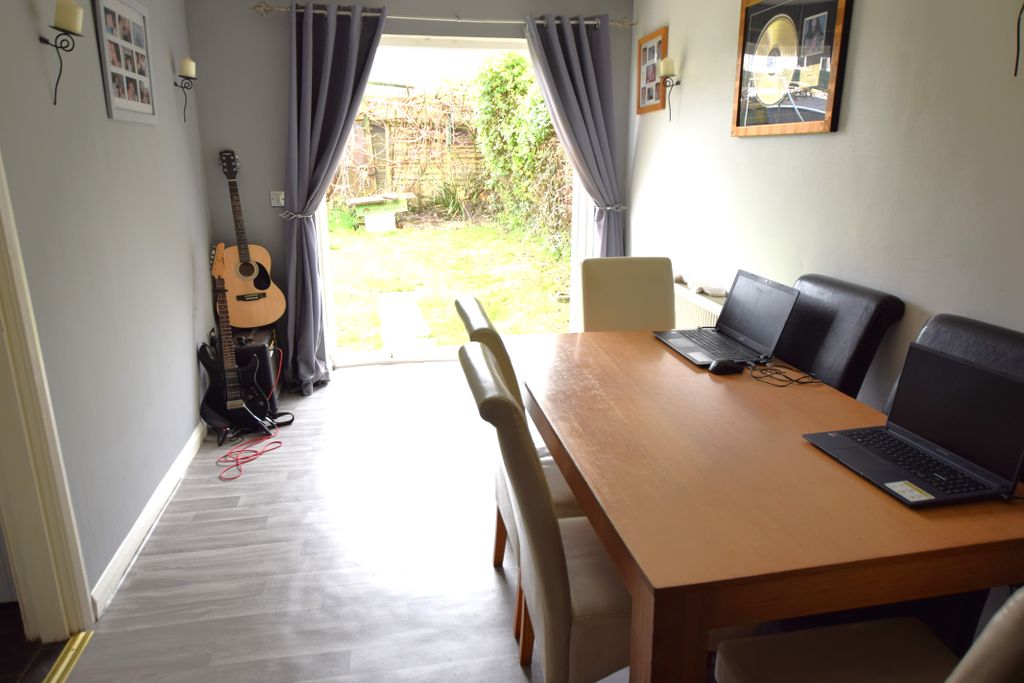 Property photo 3 of 12 Dining Area