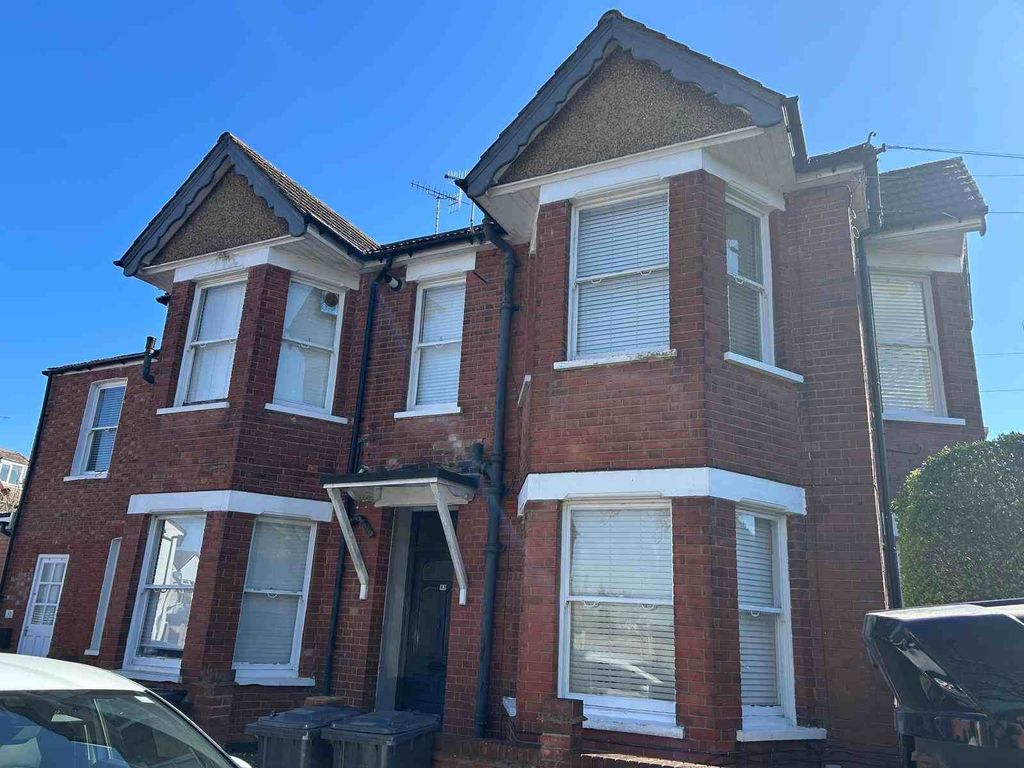 Property photo 2 of 6