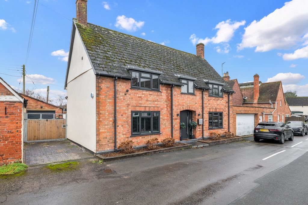 Property photo 1 of 30