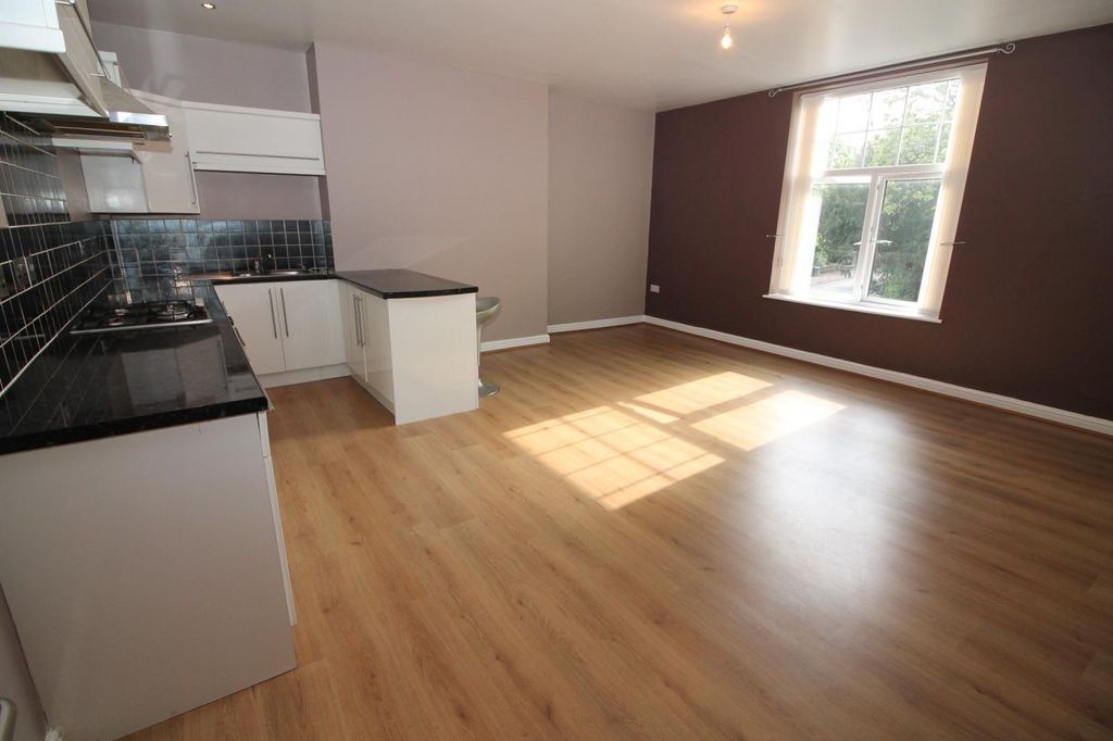 Property photo 3 of 7 Living Room