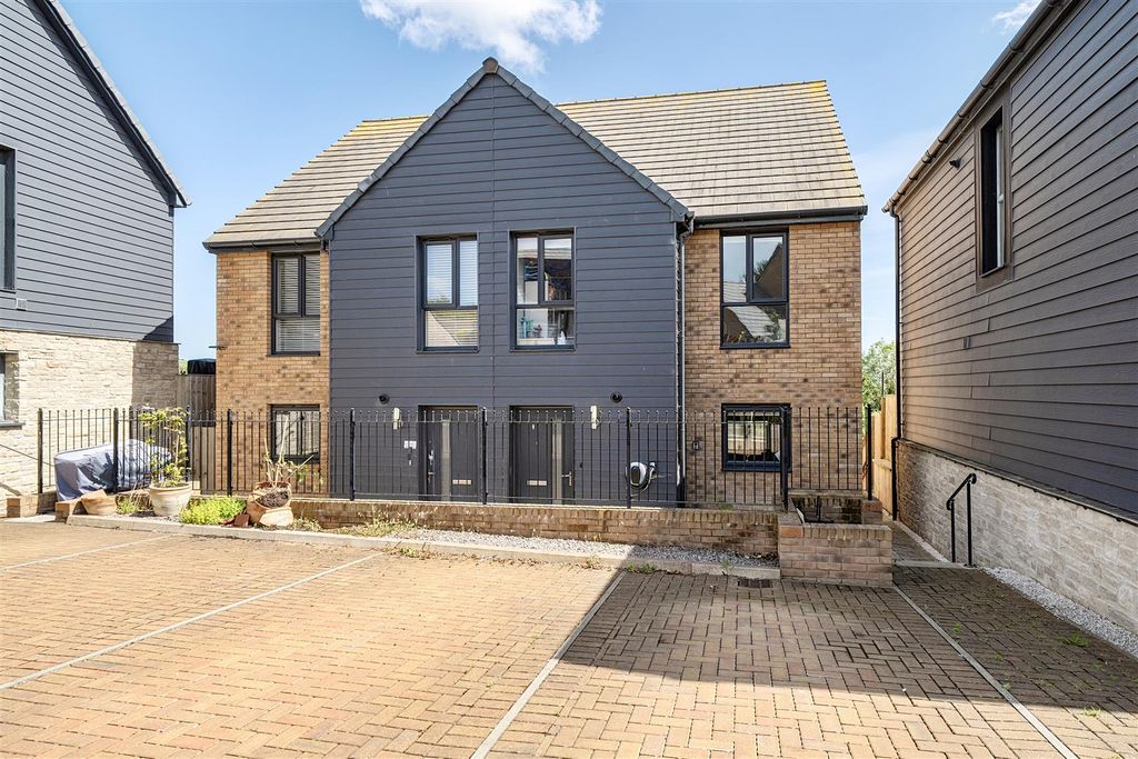 Property photo 1 of 16 1473274-4-6A2823F856E2d.Jpg