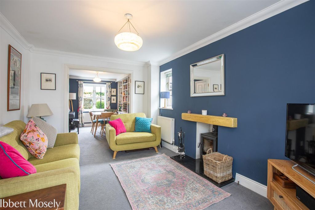 Property photo 2 of 16 20260330-1 Albion Close27.Jpg