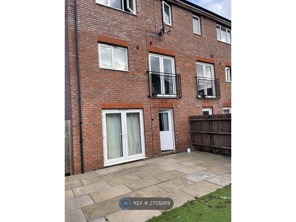 Property photo 3 of 12