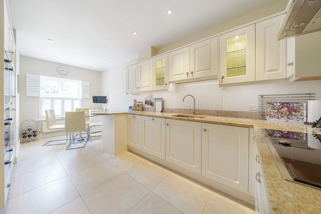 Property photo 3 of 9 Picture No. 17