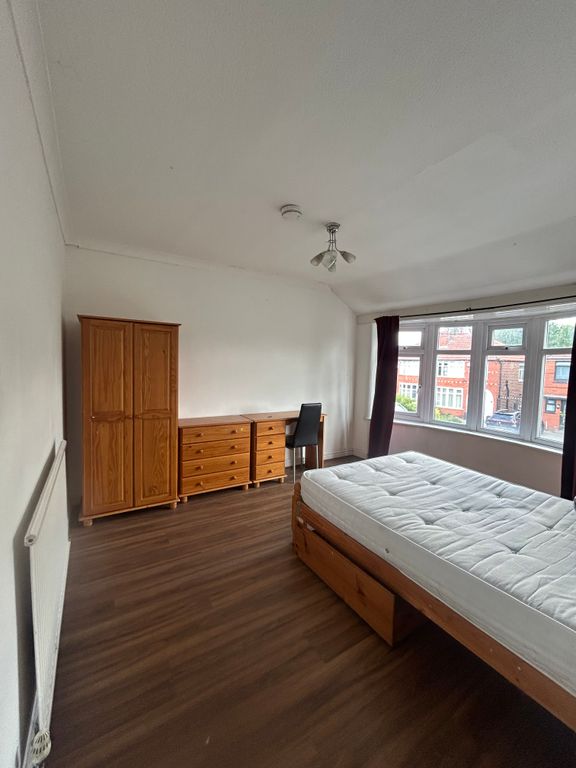 Property photo 3 of 8 Bedroom