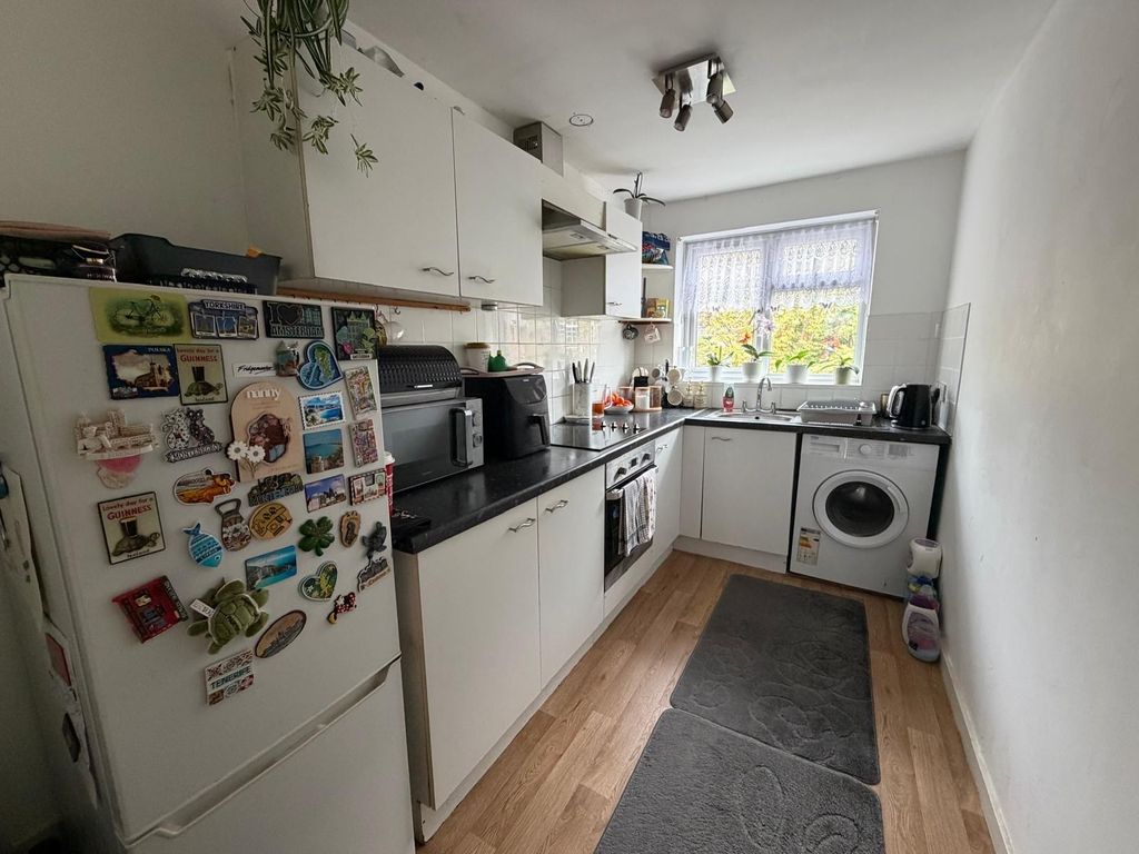 Property photo 1 of 4