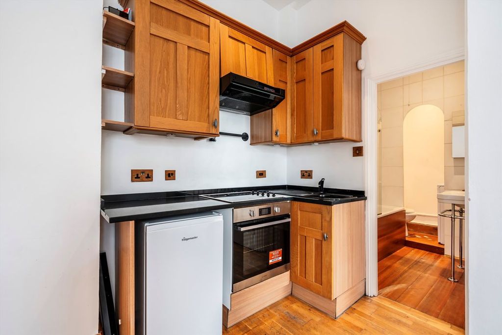 Property photo 3 of 5