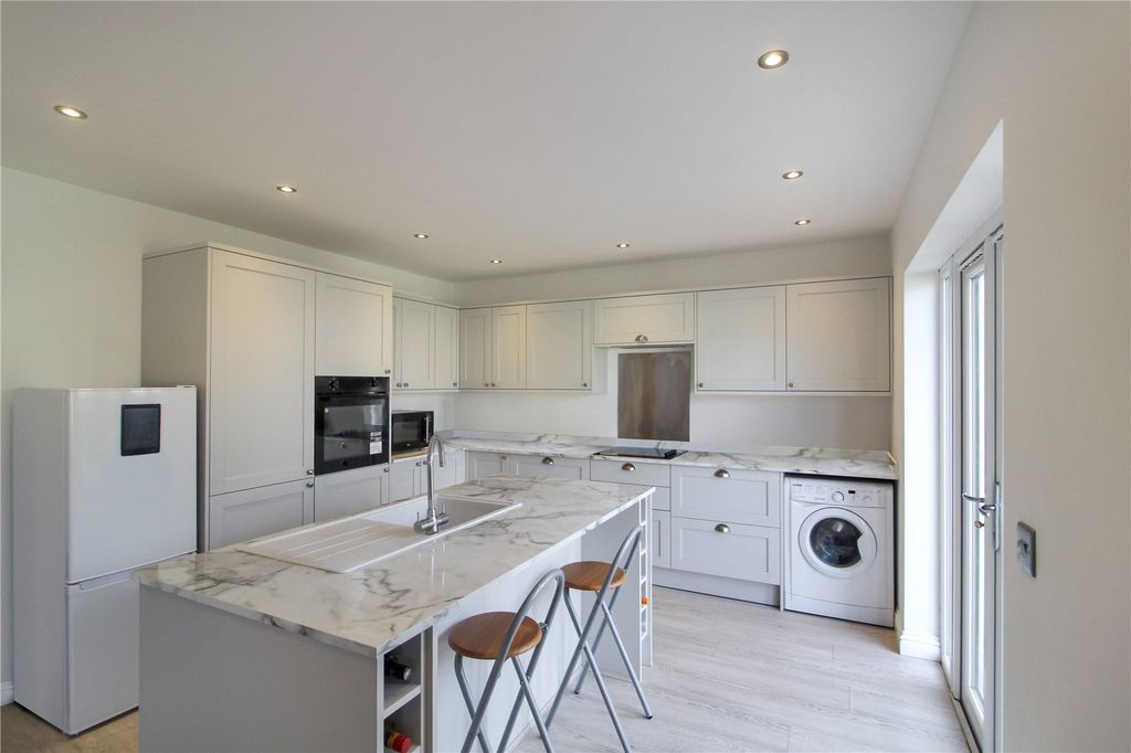 Property photo 2 of 10 Picture No. 05