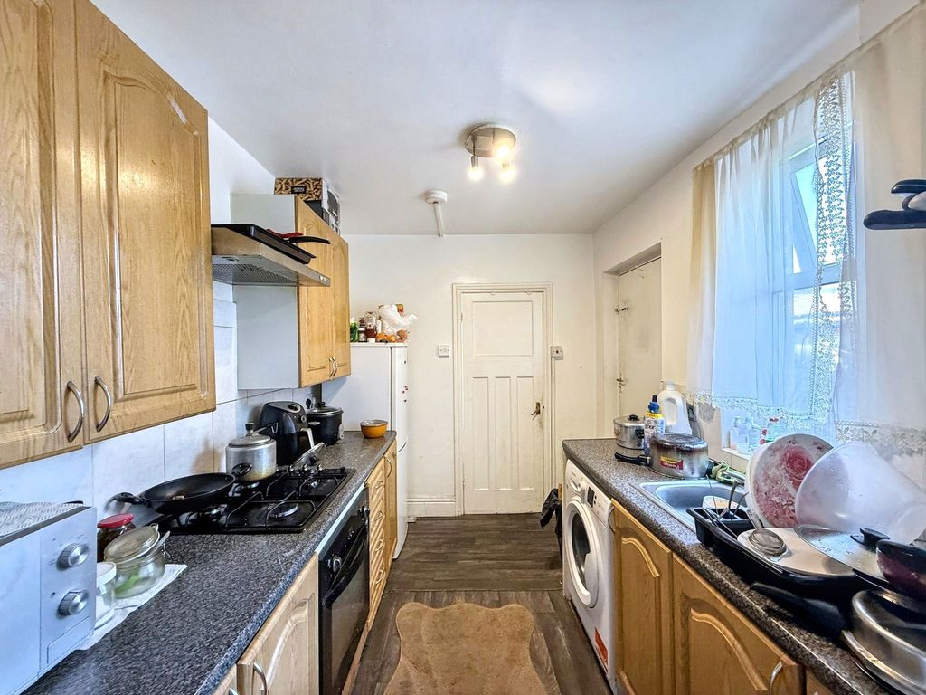 Property photo 2 of 5