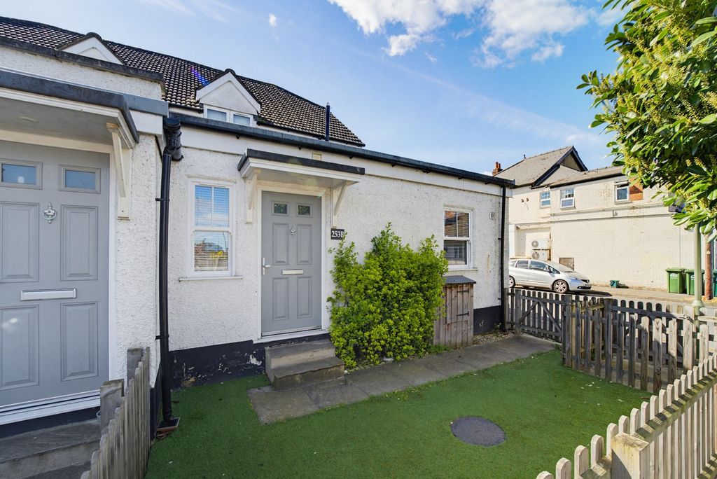 Property photo 2 of 16 5039572