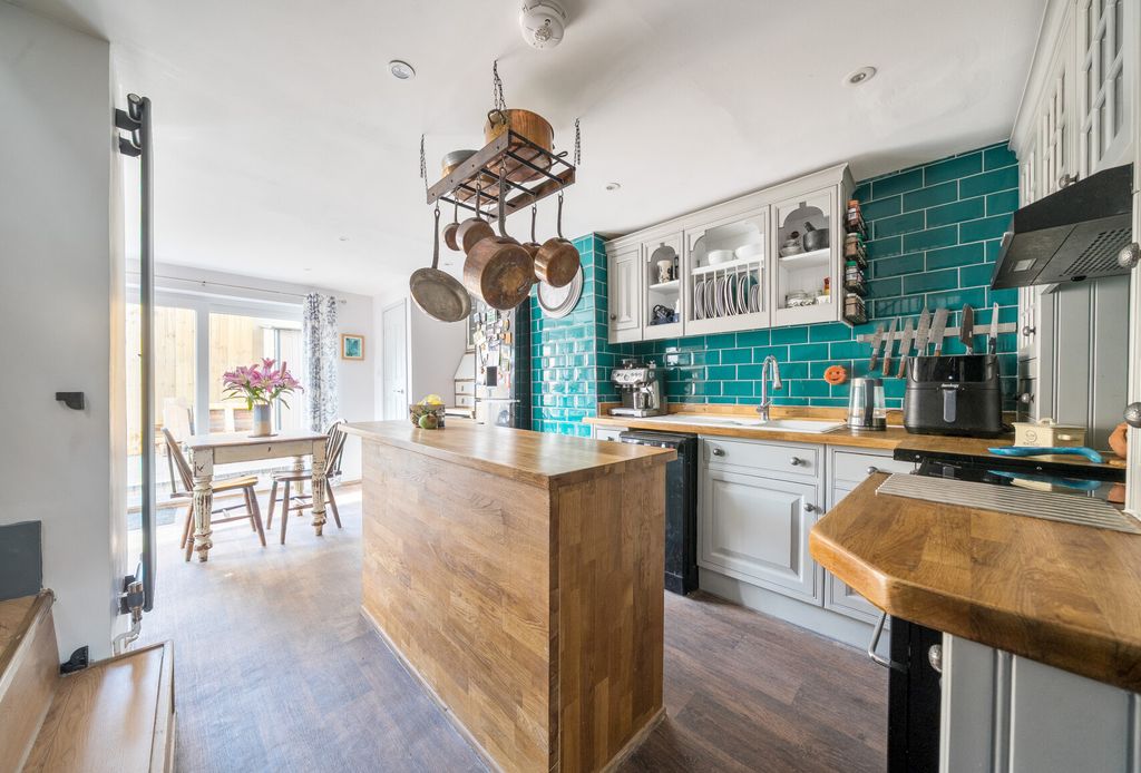 Property photo 1 of 21 Kitchen/Diner