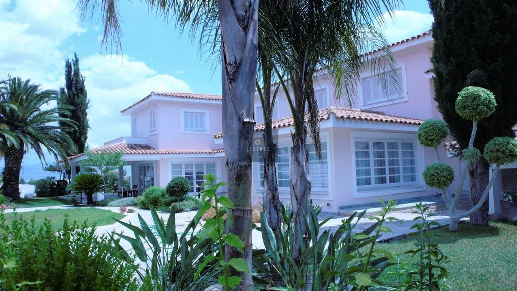 Property photo 2 of 18
