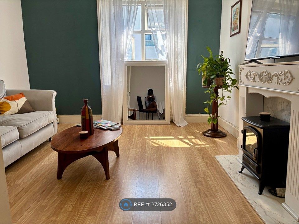 Property photo 1 of 3